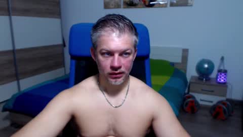 Snapshot of robbyshawz chatting on 10.23.25 robbyshawz online show from 10.23.25