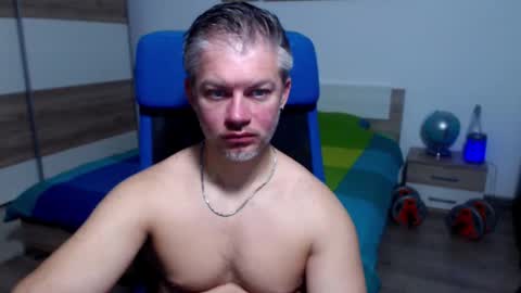 Snapshot of robbyshawz chatting on 10.25.25 robbyshawz online show from 10.25.25