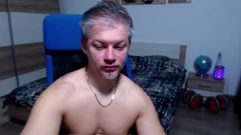 Snapshot of robbyshawz chatting on 10.28.25 robbyshawz online show from 10.28.25