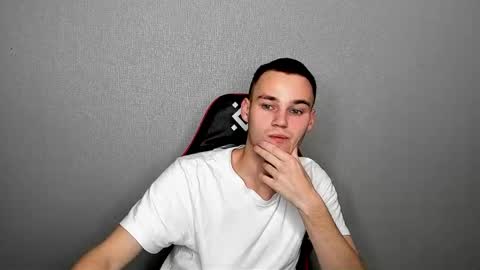 robert10211 online show from 11.07.25