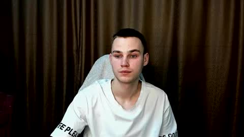 robert10211 online show from 01.12.26