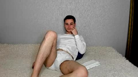 robert10211 online show from 04.05.26