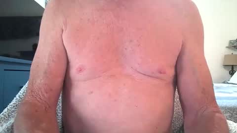 Snapshot of robert45556 chatting on 10.05.25 robert online show from 10.05.25