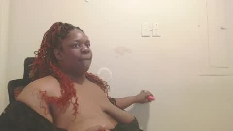 Snapshot of robertswhitney52 chatting on 09.24.25 robertswhitney52 online show from 09.24.25