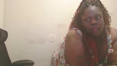 Snapshot of robertswhitney52 chatting on 09.24.25 robertswhitney52 online show from 09.24.25