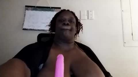 robertswhitney52 online show from 12.20.25