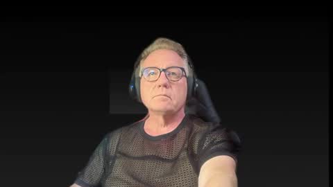 RobertTheRabbit online show from 09.21.25