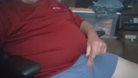 Snapshot of robglide chatting on 10.07.25 robglide online show from 10.07.25