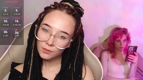 Snapshot of robin_yours chatting on 11.16.25 Robin your online show from 11.16.25