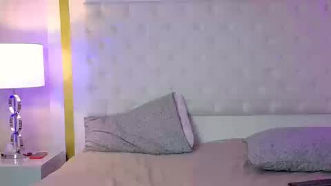 Snapshot of robinbennett chatting on 09.11.25 robin D online show from 09.11.25