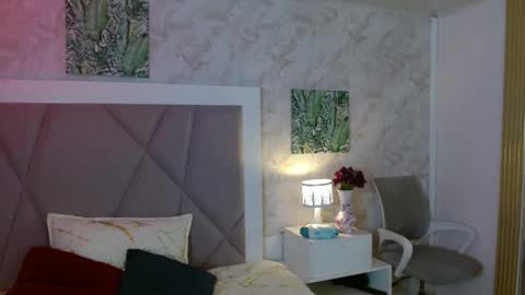 Snapshot of robinbennett chatting on 09.23.25 robin D online show from 09.23.25