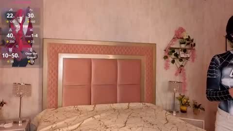 Snapshot of robinbennett chatting on 10.26.25 robin D online show from 10.26.25