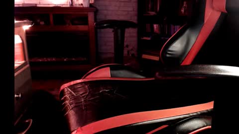 Snapshot of roc8pt0 chatting on 11.09.25 Roc8pt0 online show from 11.09.25