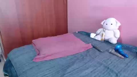 Snapshot of rochelle_xxx chatting on 10.16.25 Rochelle online show from 10.16.25