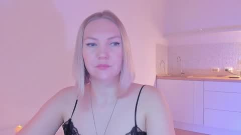 Snapshot of rock__baby chatting on 12.01.24 rock__baby online show from 12.01.24