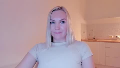 Snapshot of rock__baby chatting on 12.22.24 rock__baby online show from 12.22.24