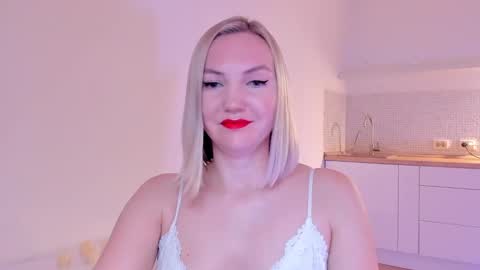 Snapshot of rock__baby chatting on 12.27.24 rock__baby online show from 12.27.24