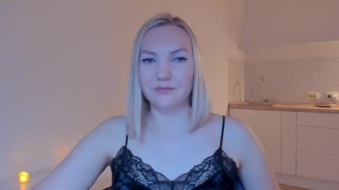 Snapshot of rock__baby chatting on 01.03.25 rock__baby online show from 01.03.25