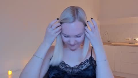 Snapshot of rock__baby chatting on 01.04.25 rock__baby online show from 01.04.25