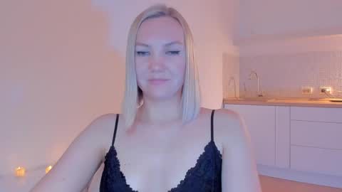 Snapshot of rock__baby chatting on 01.11.25 rock__baby online show from 01.11.25