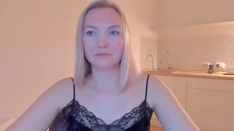 Snapshot of rock__baby chatting on 03.01.25 rock__baby online show from 03.01.25