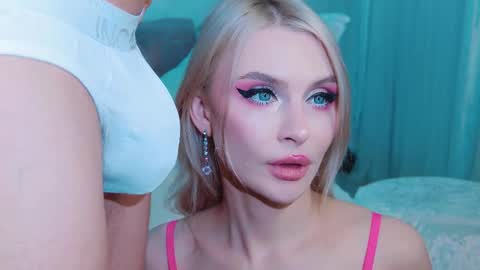 Snapshot of rockstarsgames chatting on 01.17.26 Lina and Den online show from 01.17.26