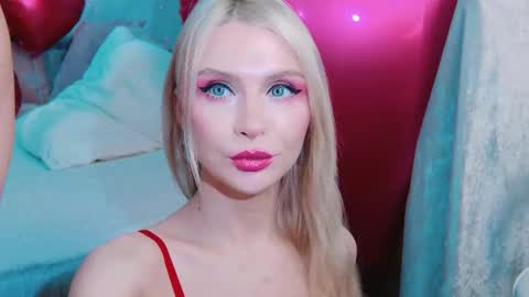 Snapshot of rockstarsgames chatting on 02.17.26 Lina and Den online show from 02.17.26