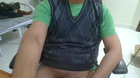 Snapshot of rockysam090 chatting on 12.22.25 rockysam090 online show from 12.22.25