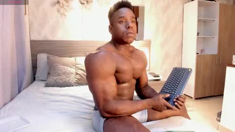 Snapshot of rogger_physique chatting on 04.20.26 Rogger online show from 04.20.26