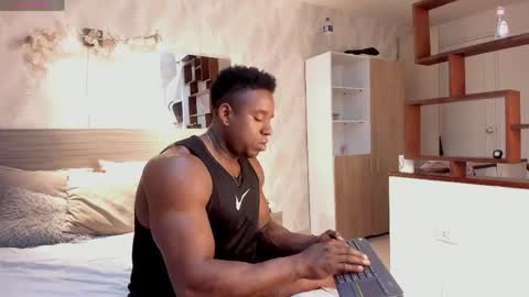 Snapshot of rogger_physique chatting on 04.21.26 Rogger online show from 04.21.26