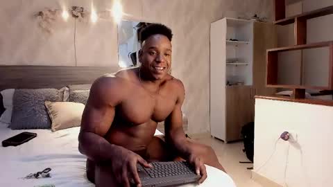 Snapshot of rogger_physique chatting on 04.29.26 Rogger online show from 04.29.26