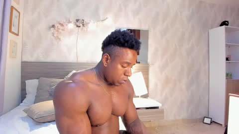 Snapshot of rogger_physique chatting on 05.06.26 Rogger online show from 05.06.26