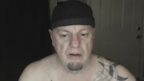 Snapshot of roinaz chatting on 12.13.24 roinaz online show from 12.13.24