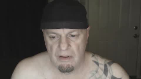 Snapshot of roinaz chatting on 12.13.24 roinaz online show from 12.13.24