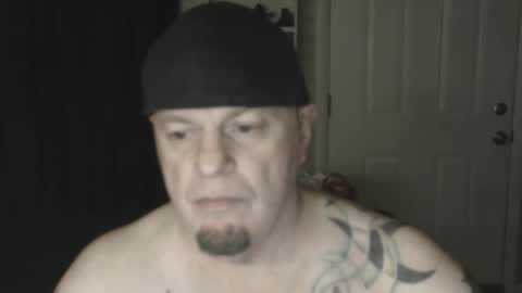 Snapshot of roinaz chatting on 12.14.24 roinaz online show from 12.14.24