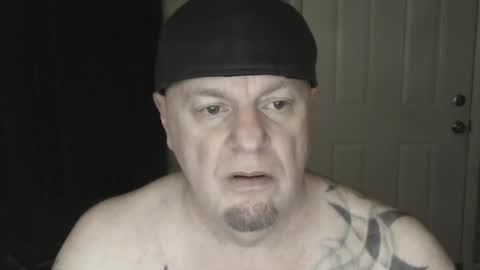 Snapshot of roinaz chatting on 12.22.24 roinaz online show from 12.22.24