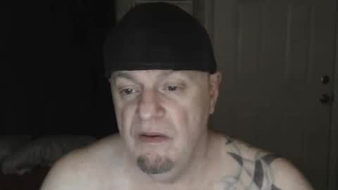 Snapshot of roinaz chatting on 12.23.24 roinaz online show from 12.23.24