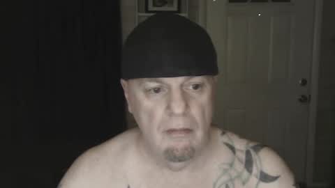 Snapshot of roinaz chatting on 12.25.24 roinaz online show from 12.25.24