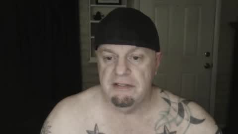 Snapshot of roinaz chatting on 01.01.25 roinaz online show from 01.01.25