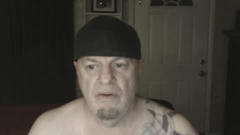 Snapshot of roinaz chatting on 01.08.25 roinaz online show from 01.08.25