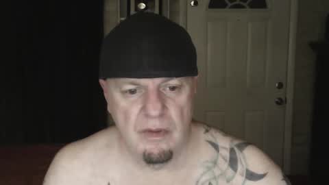 Snapshot of roinaz chatting on 01.12.25 roinaz online show from 01.12.25