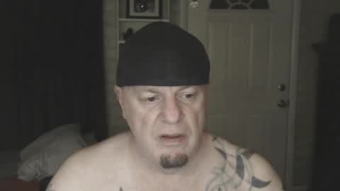 Snapshot of roinaz chatting on 01.15.25 roinaz online show from 01.15.25