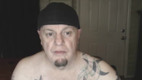 Snapshot of roinaz chatting on 01.26.25 roinaz online show from 01.26.25