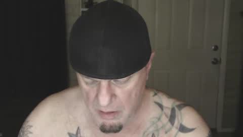 Snapshot of roinaz chatting on 01.27.25 roinaz online show from 01.27.25