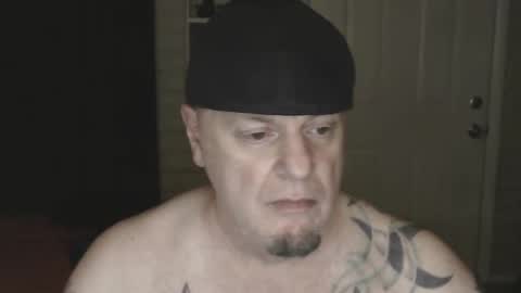 Snapshot of roinaz chatting on 02.01.25 roinaz online show from 02.01.25