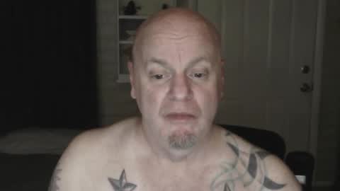 Snapshot of roinaz chatting on 02.13.25 roinaz online show from 02.13.25