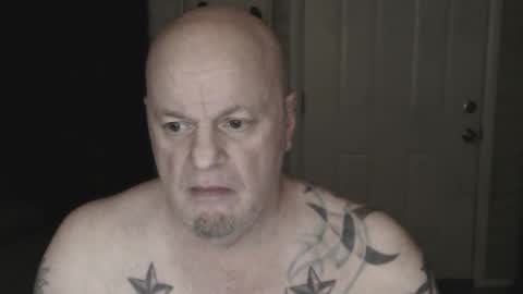 Snapshot of roinaz chatting on 02.16.25 roinaz online show from 02.16.25