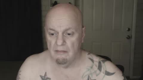 Snapshot of roinaz chatting on 02.17.25 roinaz online show from 02.17.25