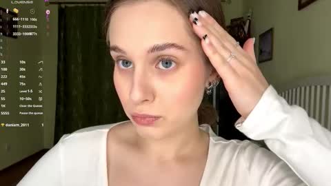 Mia online show from 12.19.25