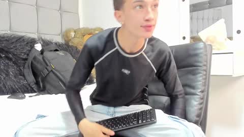 Snapshot of rolito18_ chatting on 01.02.25 twink juli online show from 01.02.25